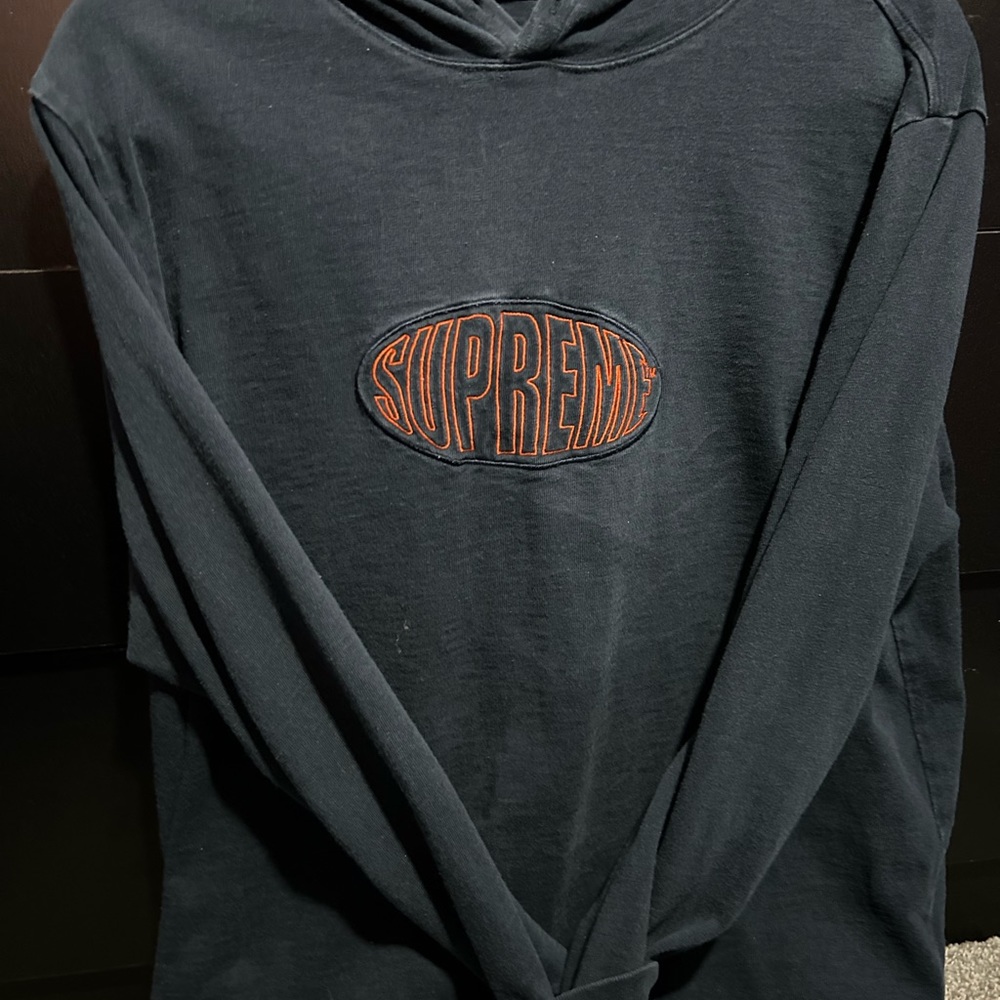 Supreme crew neck